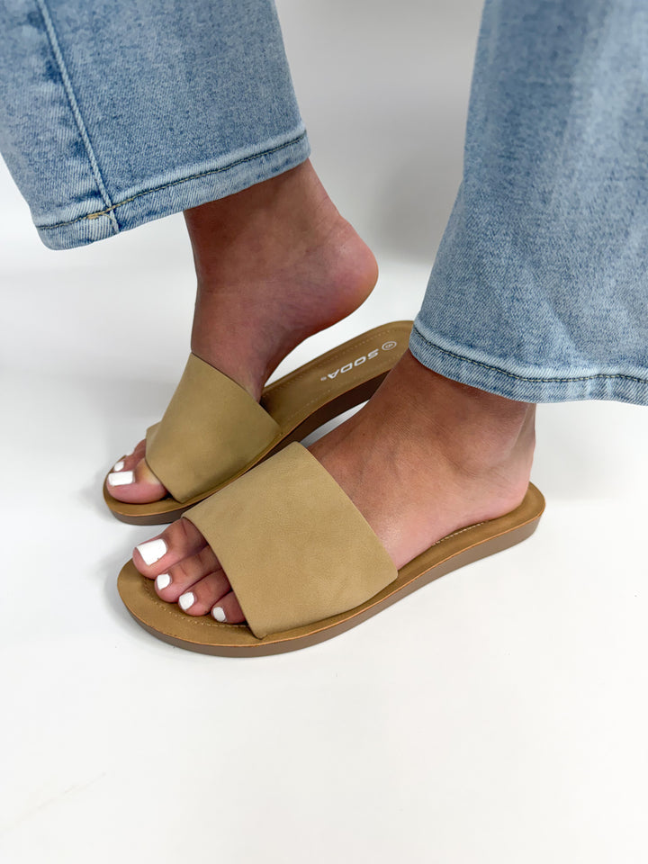 Efron Nat Soda Sandals