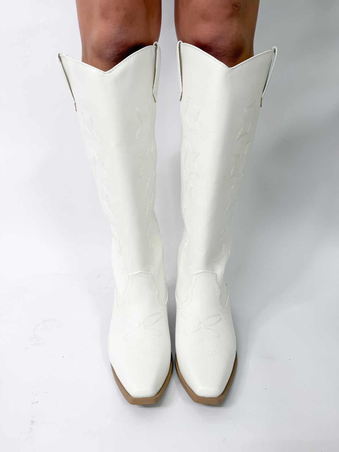 Zahara White Boots
