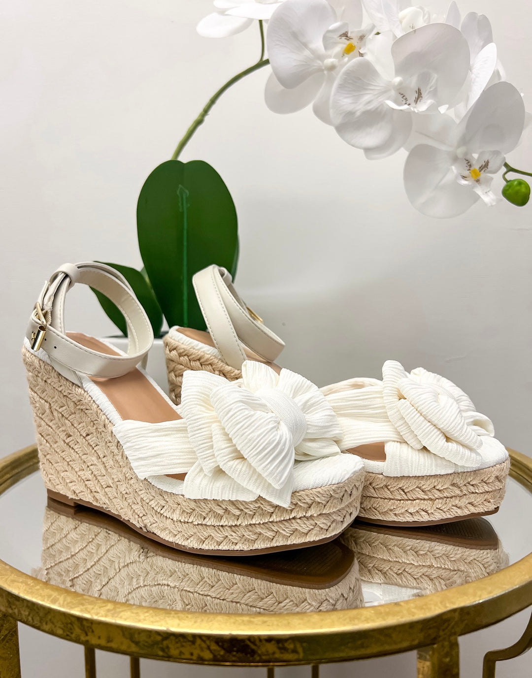 Attire Ivory Bow Wedges